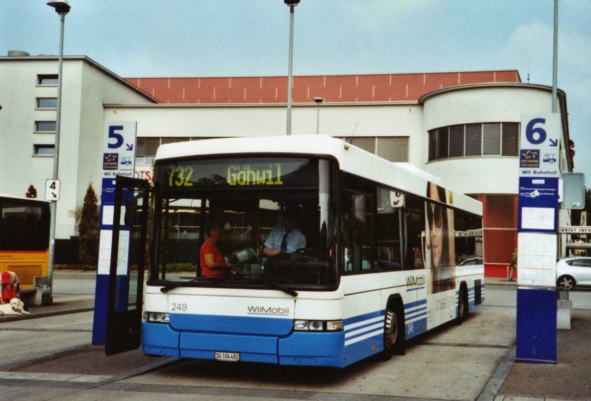 (121'311) - WilMobil, Wil - Nr. 249/SG 104'482 - Volvo/Hess (ex BOS Wil Nr. 20) am 23. September 2009 beim Bahnhof Wil