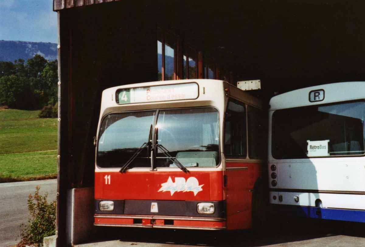 (121'413) - VB Biel (TVS) - Nr. 11 - FBW/R&J Trolleybus am 27. September 2009 in Selzach, Halle TVS (Teilaufnahme)