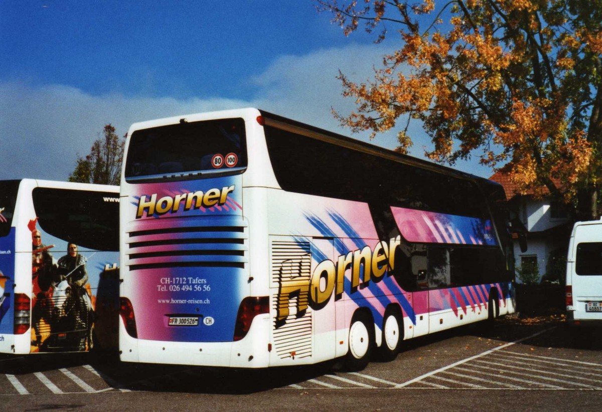 (121'524) - Aus der Schweiz: Horner, Tafers - Nr. 6/FR 300'526 - Setra am 19. Oktober 2009 in Rust, Europapark