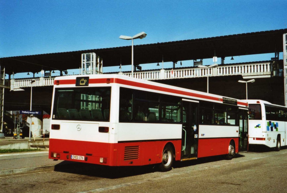 (121'607) - OVS Sexau - EM-S 176 - Mercedes am 20. Oktober 2009 beim Bahnhof Freiburg