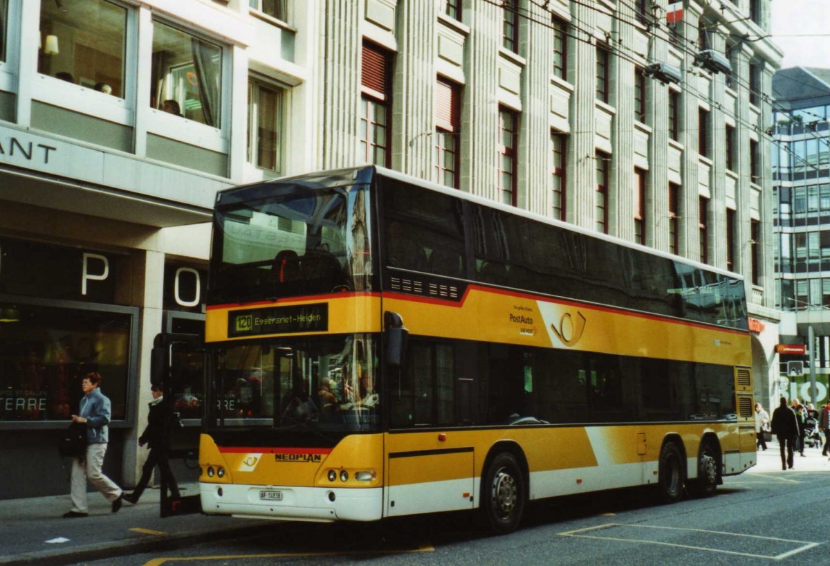 (121'628) - PostAuto Ostschweiz - AR 14'838 - Neoplan (ex P 27'016) am 21. Oktober 2009 beim Bahnhof St. Gallen