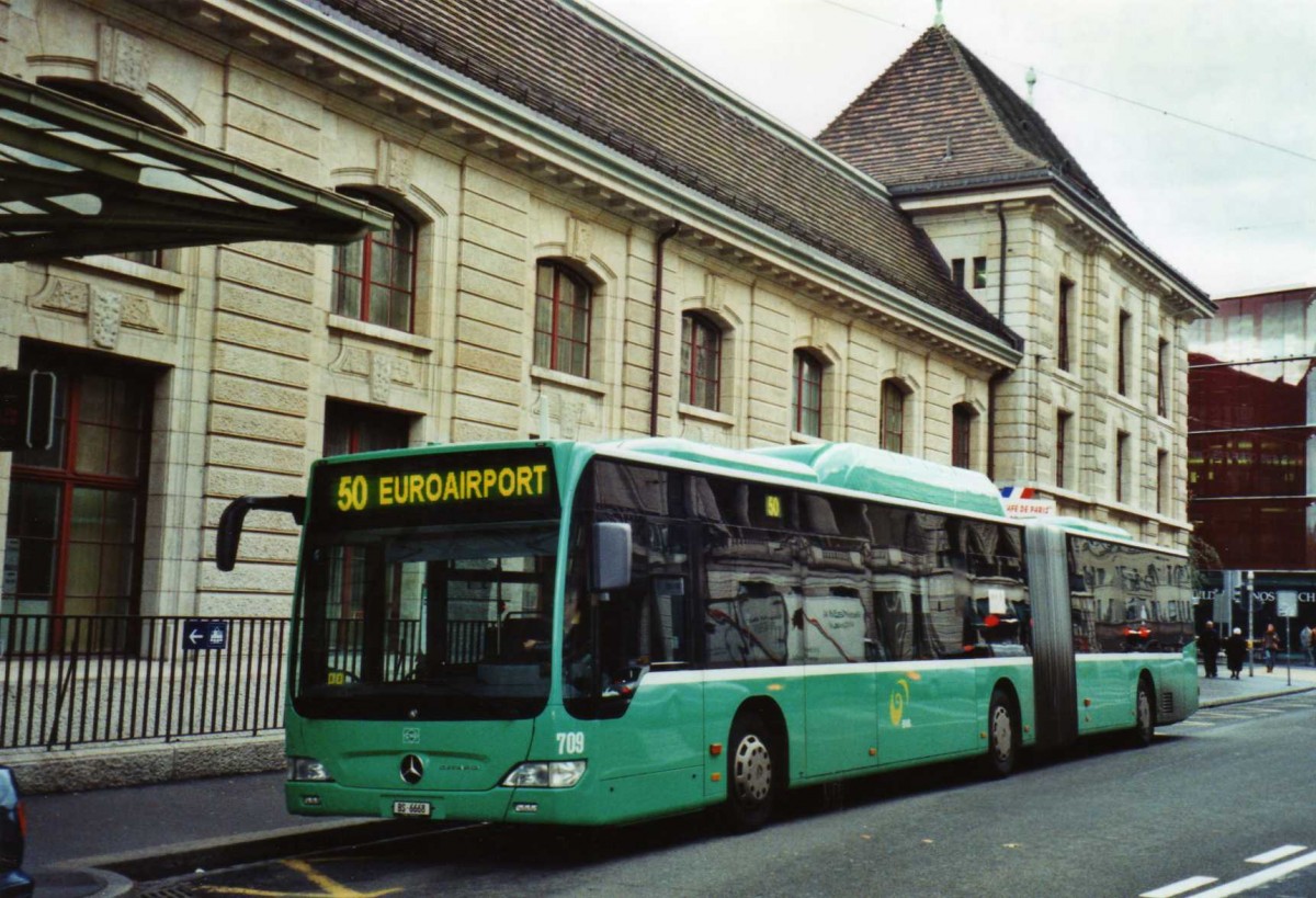 (122'103) - BVB Basel - Nr. 709/BS 6668 - Mercedes am 17. November 2009 beim Bahnhof Basel