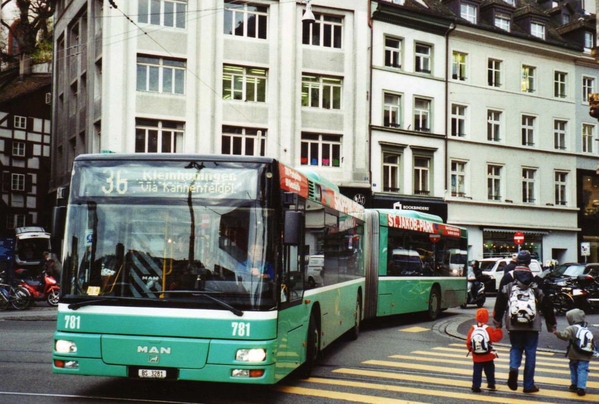 (122'124) - BVB Basel - Nr. 781/BS 3281 - MAN am 17. November 2009 in Basel, Schifflnde