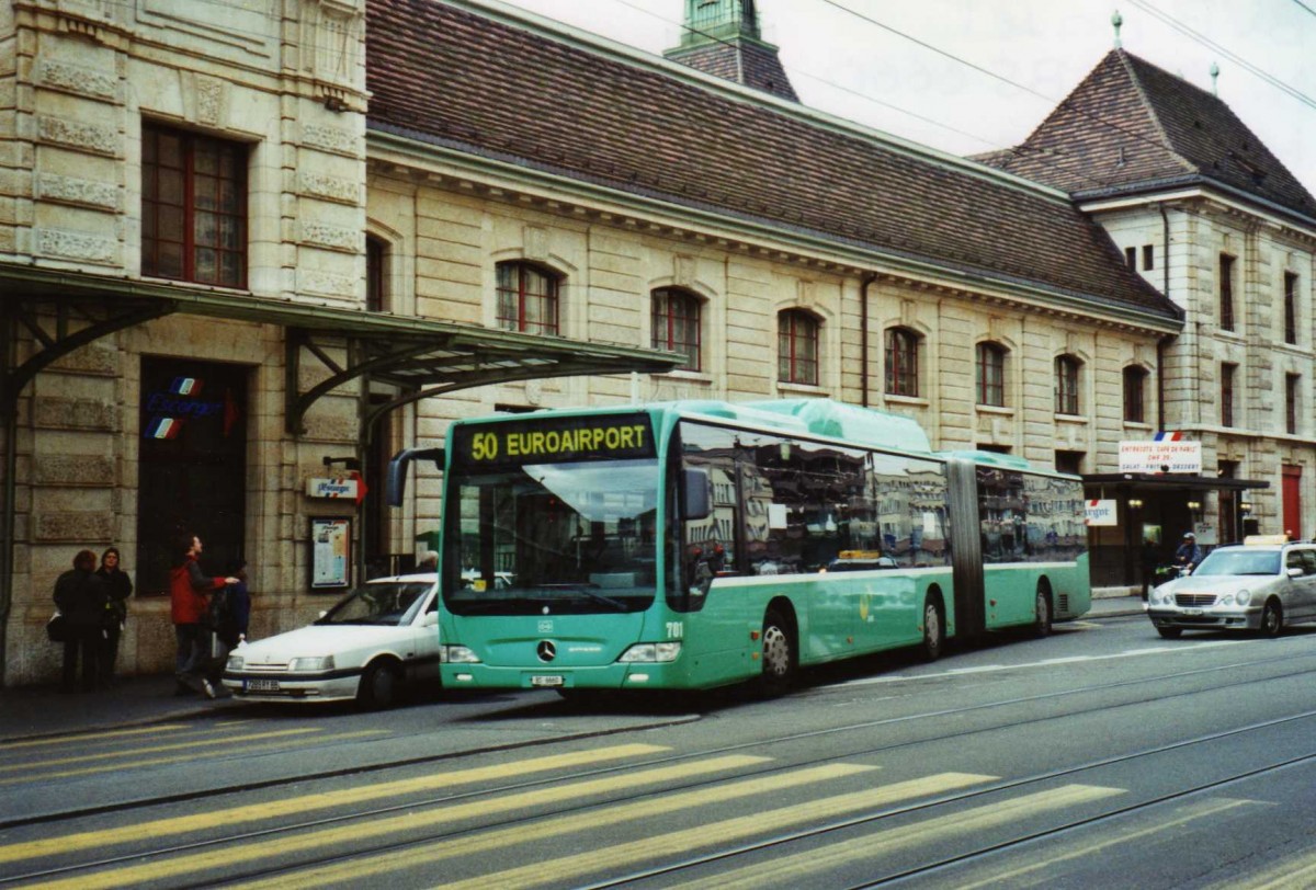 (122'137) - BVB Basel - Nr. 701/BS 6660 - Mercedes am 17. November 2009 beim Bahnhof Basel