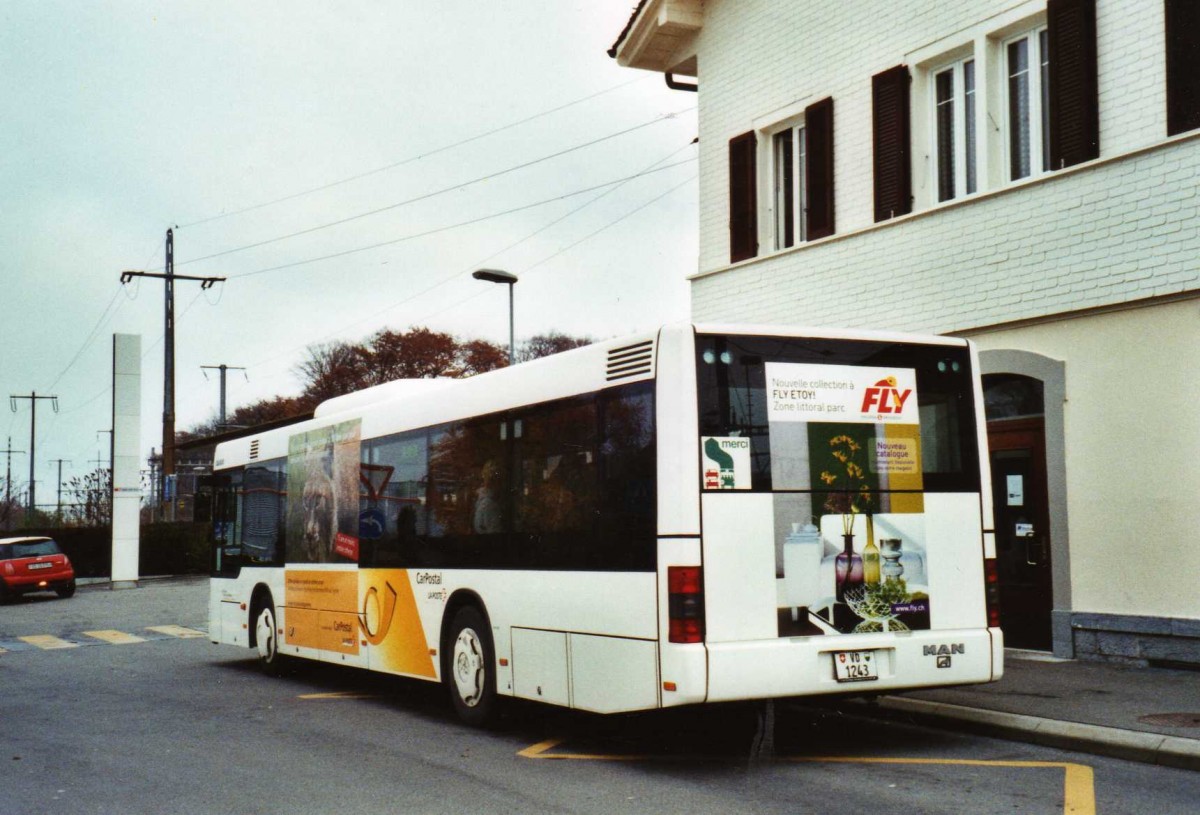 (122'410) - ARCC Aubonne - VD 1243 - MAN am 19. November 2009 beim Bahnhof Allaman