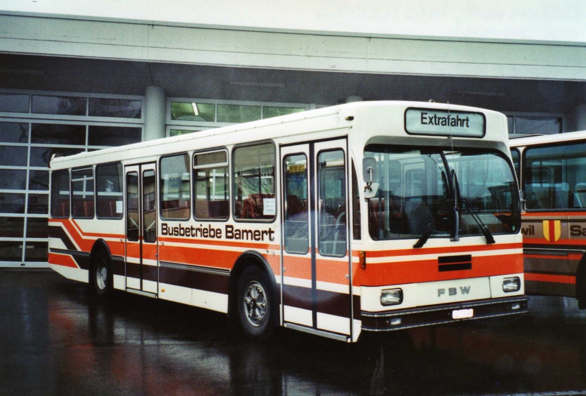 (122'707) - Bamert, Wollerau - SZ 79'099 - FBW/R&J am 10. Dezember 2009 in Wollerau, Garage