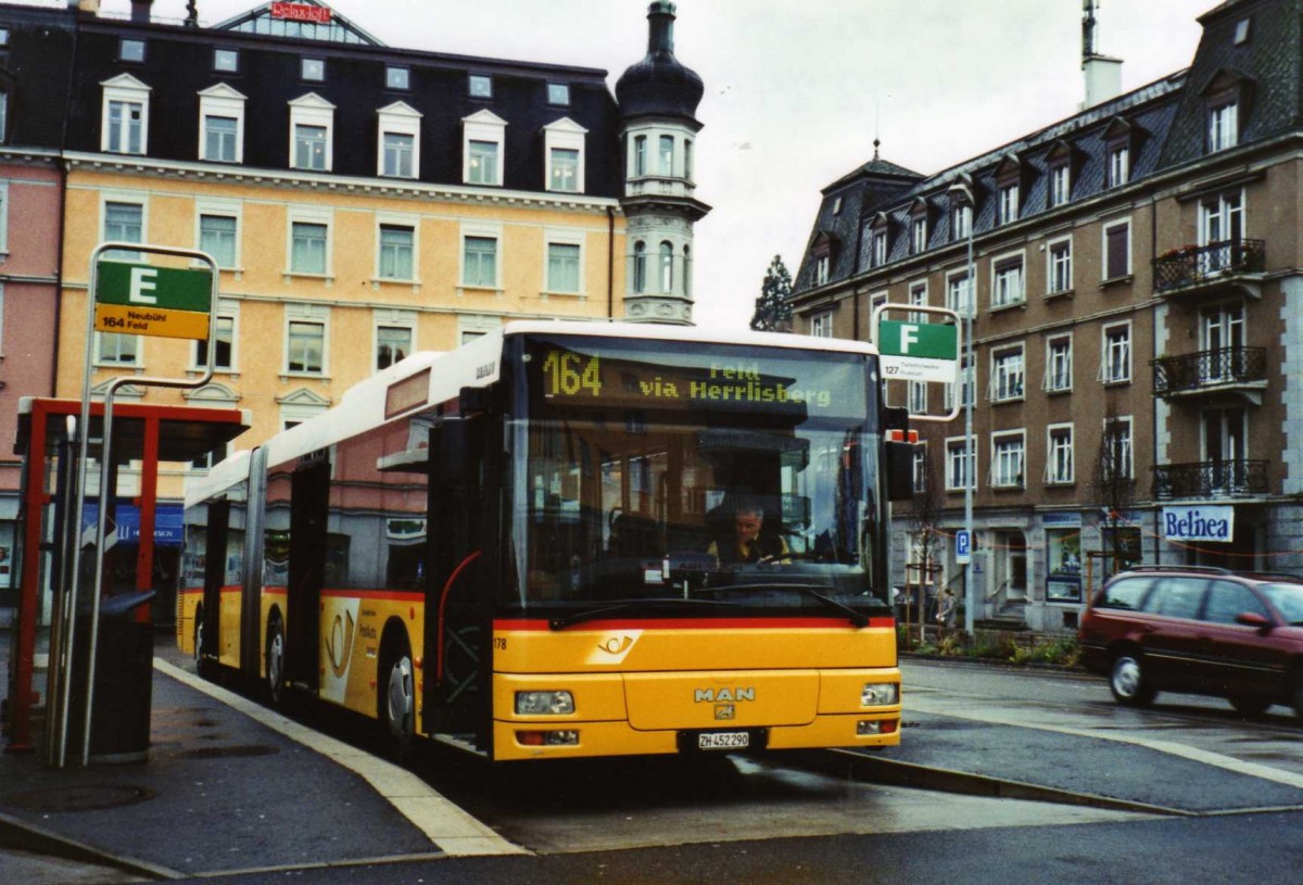 (122'722) - PostAuto Zrich - Nr. 178/ZH 452'290 - MAN am 10. Dezember 2009 beim Bahnhof Wdenswil