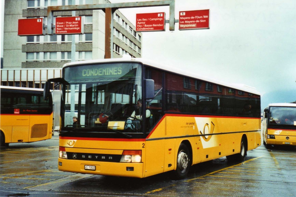 (122'809) - Lathion, Sion - Nr. 2/VS 70'848 - Setra (ex Rey, Ayent) am 12. Dezember 2009 beim Bahnhof Sion