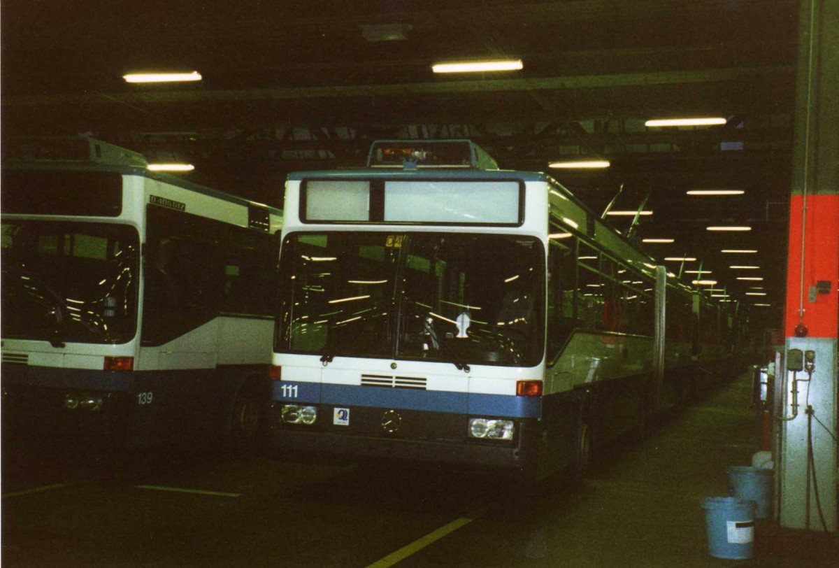 (123'109) - VBZ Zrich - Nr. 111 - Mercedes Gelenktrolleybus am 13. Dezember 2009 in Zrich, Garage Hardau