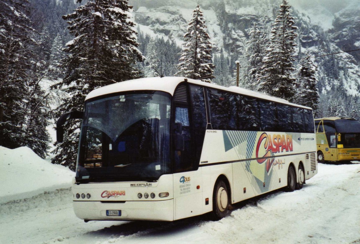 (123'616) - Aus Italien: Caspari, Reggio Emilia - CS-236 DL Neoplan am 9. Januar 2010 in Adelboden, Unter dem Birg