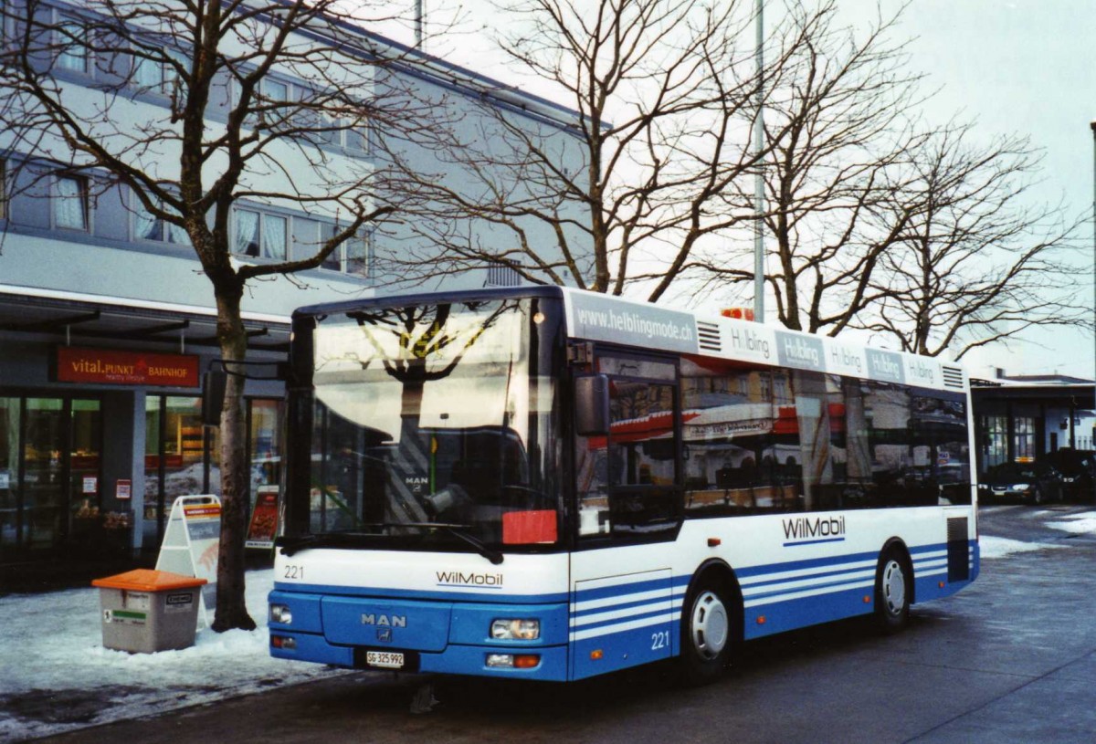 (124'434) - WilMobil, Wil - Nr. 221/SG 325'992 - MAN/Gppel (ex Wick, Wil Nr. 1) am 17. Februar 2010 beim Bahnhof Wil