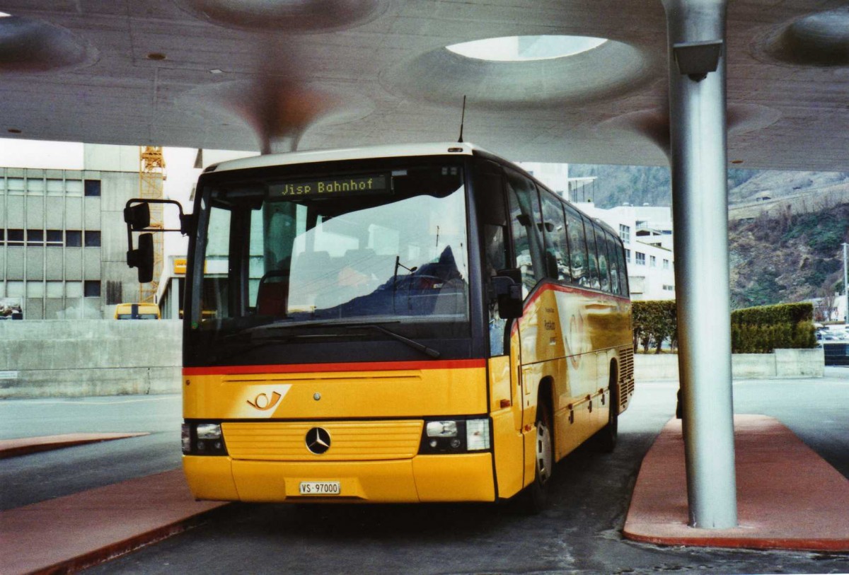 (124'724) - BUS-trans, Visp - VS 97'000 - Mercedes (ex Zimmermann, Visperterminen) am 9. Mrz 2010 beim Bahnhof Visp