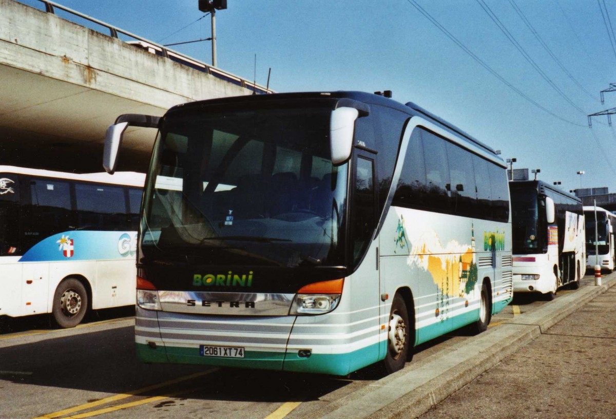 (124'914) - Aus Frankreich: Borini, Megve - 2061 XT 74 - Setra am 13. Mrz 2010 in Genve, Aroport