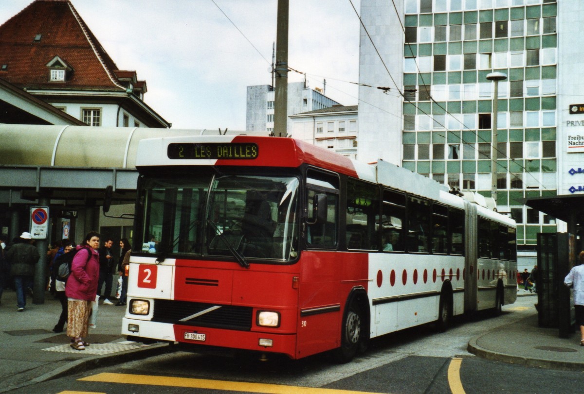 (126'423) - TPF Fribourg - Nr. 510/FR 300'415 - Volvo/Hess Gelenkduobus (ex TF Fribourg Nr. 110) am 19. Mai 2010 beim Bahnhof Fribourg