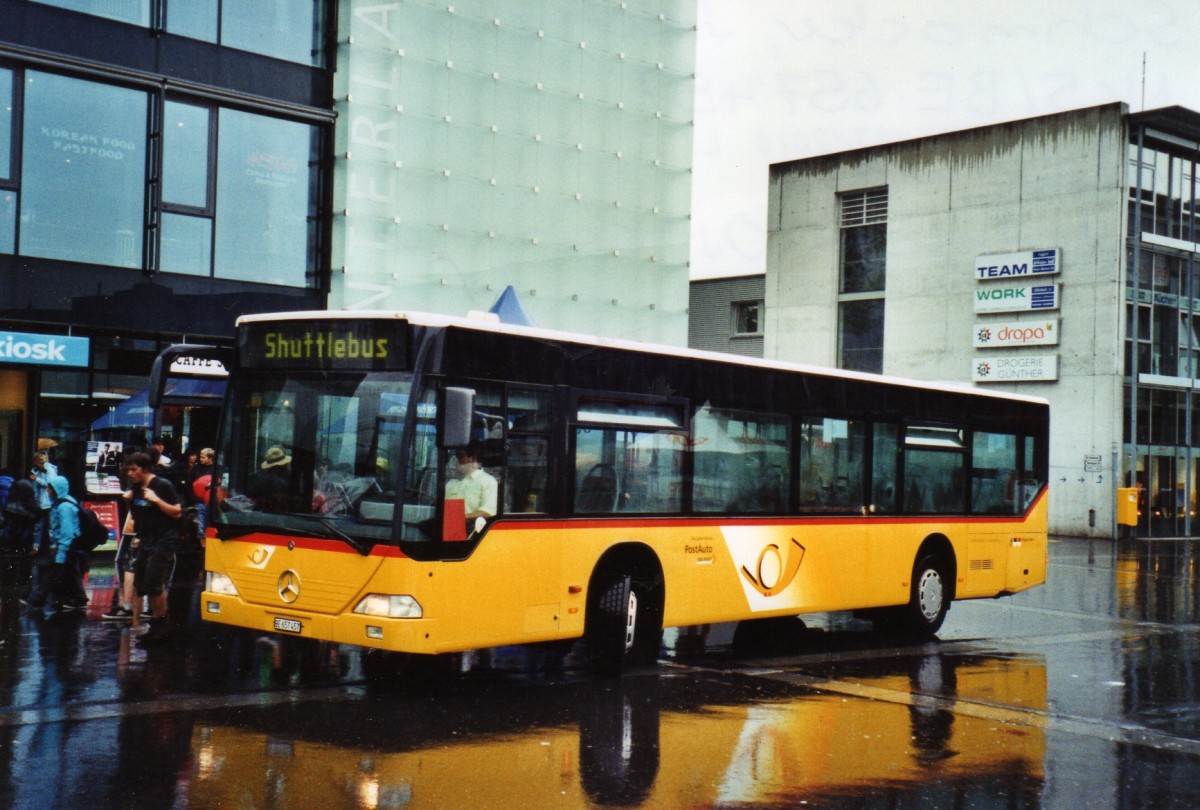 (126'906) - Schmocker, Stechelberg - Nr. 5/BE 657'457 - Mercedes (ex P 25'227) am 13. Juni 2010 beim Bahnhof Interlaken Ost