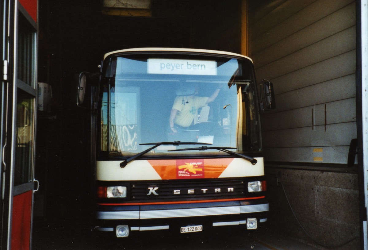 (127'332) - Peyer, Niederwangen - BE 122'003 - Setra (ex TRAVYS Yverdon; ex TPYG Yverdon) am 28. Juni 2010 in Niederwangen, Garage