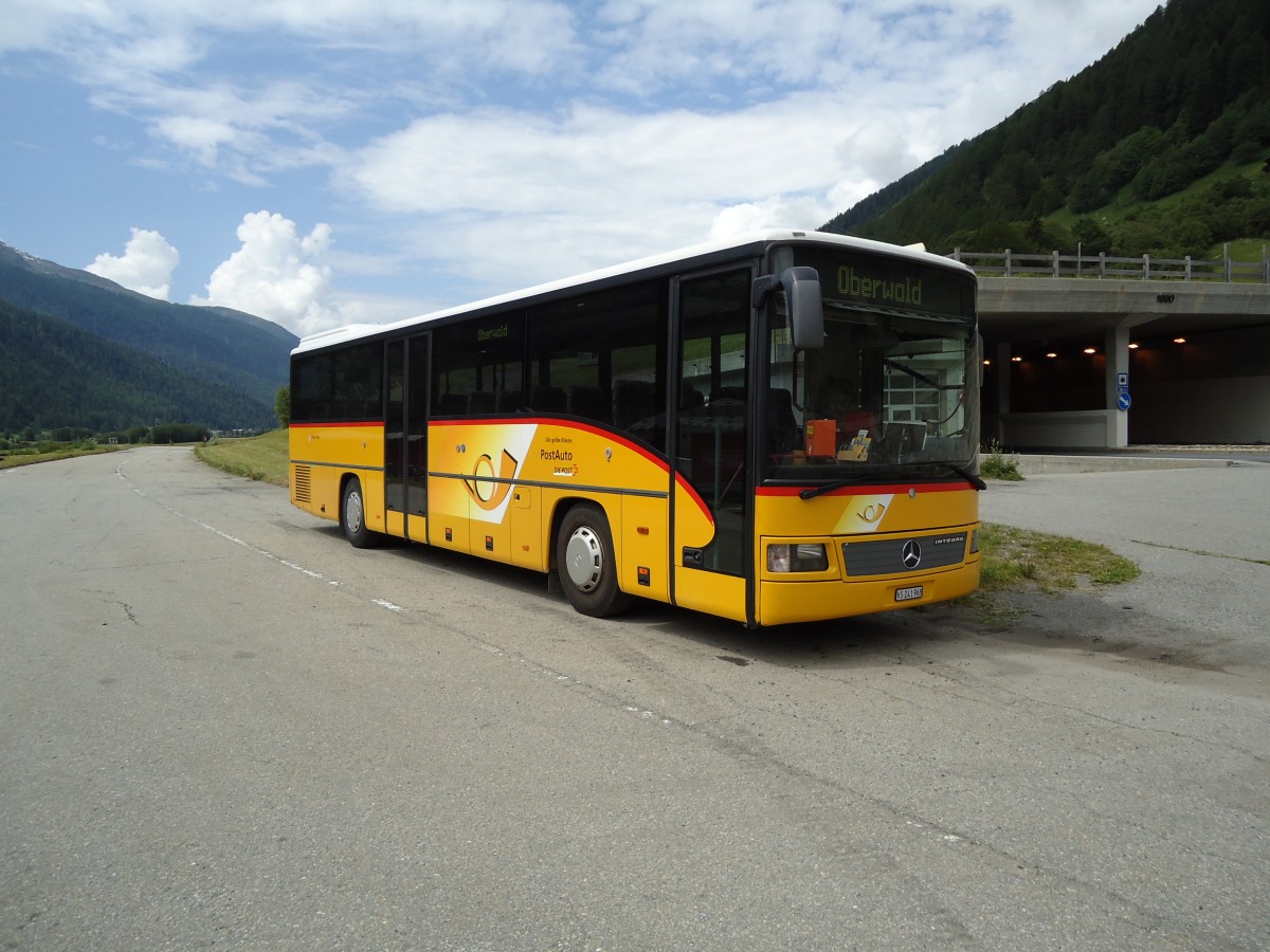 (127'545) - PostAuto Wallis - VS 241'968 - Mercedes (ex AutoPostale Ticino; ex P 25'522) am 4. Juli 2010 beim Bahnhof Oberwald