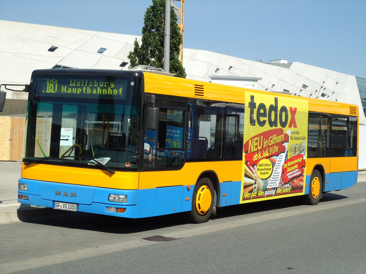 (127'761) - VLG Gifhorn - Nr. 1050/GF-VG 1050 - MAN am 8. Juli 2010 beim Hauptbahnhof Wolfsburg