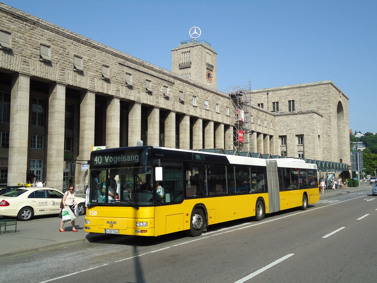 (127'922) - SSB Stuttgart - S-SB 7104 - MAN am 10. Juli 2010 beim Hauptbahnhof Stuttgart