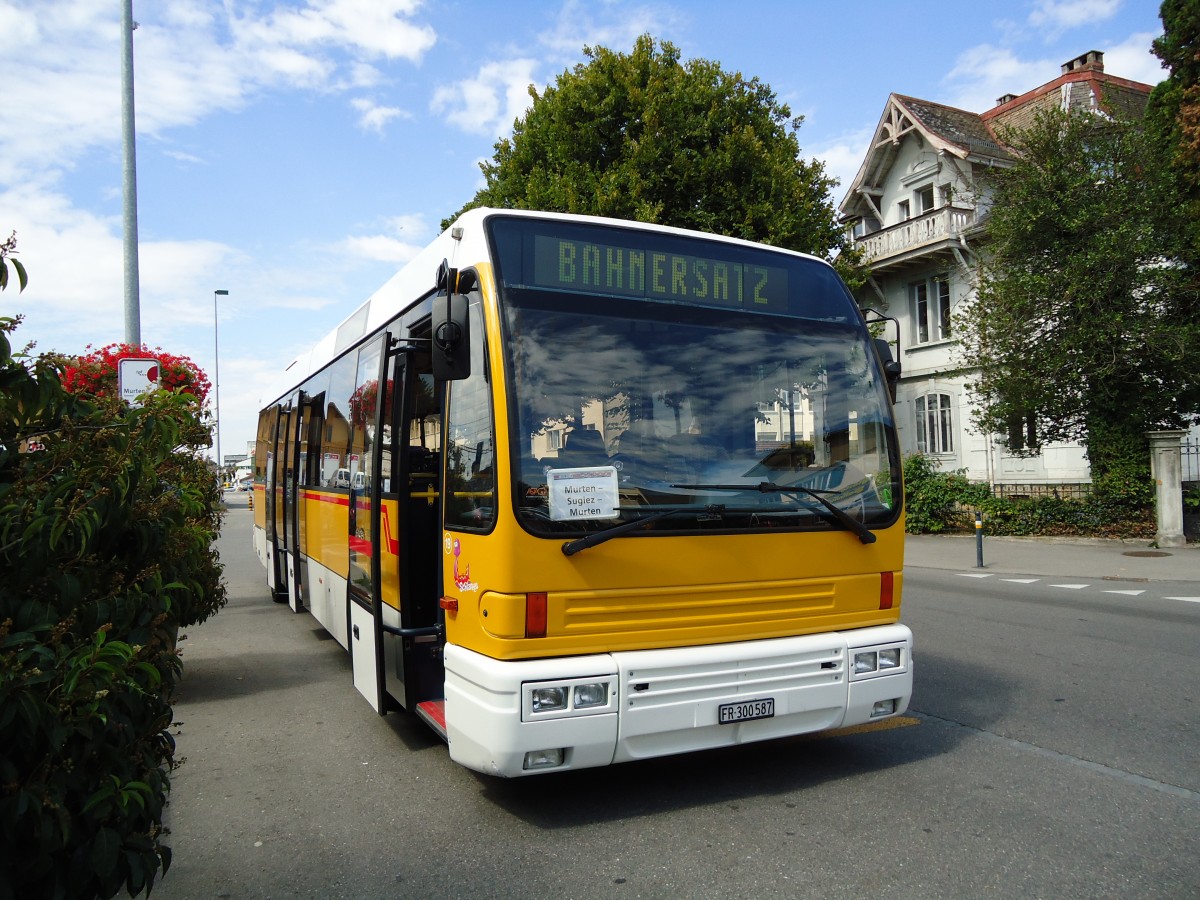 (128'074) - Wieland, Murten - Nr. 19/FR 300'587 - Den Oudsten (ex Demofahrzeug in Deutschland) am 26. Juli 2010 beim Bahnhof Murten