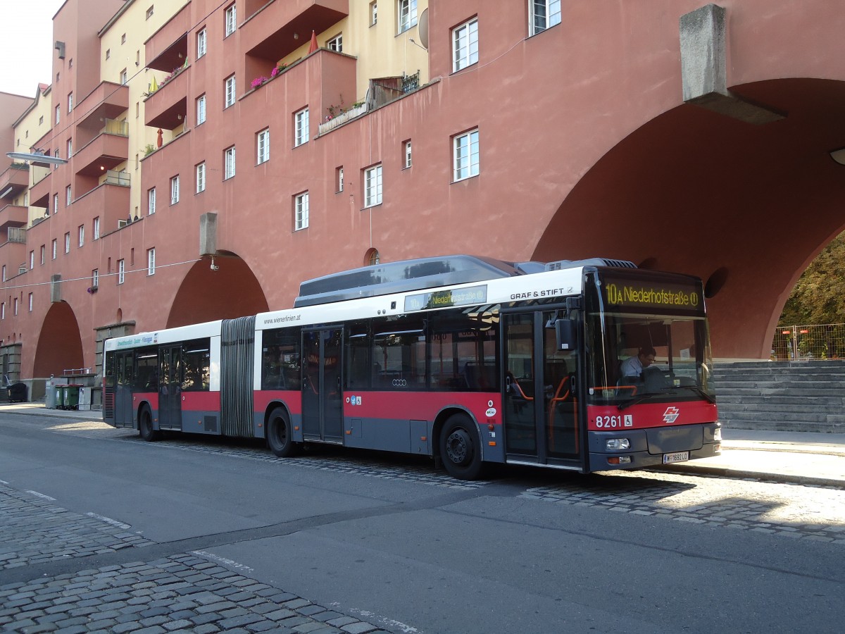 (128'445) - Wiener Linien - Nr. 8261/W 1692 LO - Grf&Stift am 9. August 2010 in Wien, Heiligenstadt