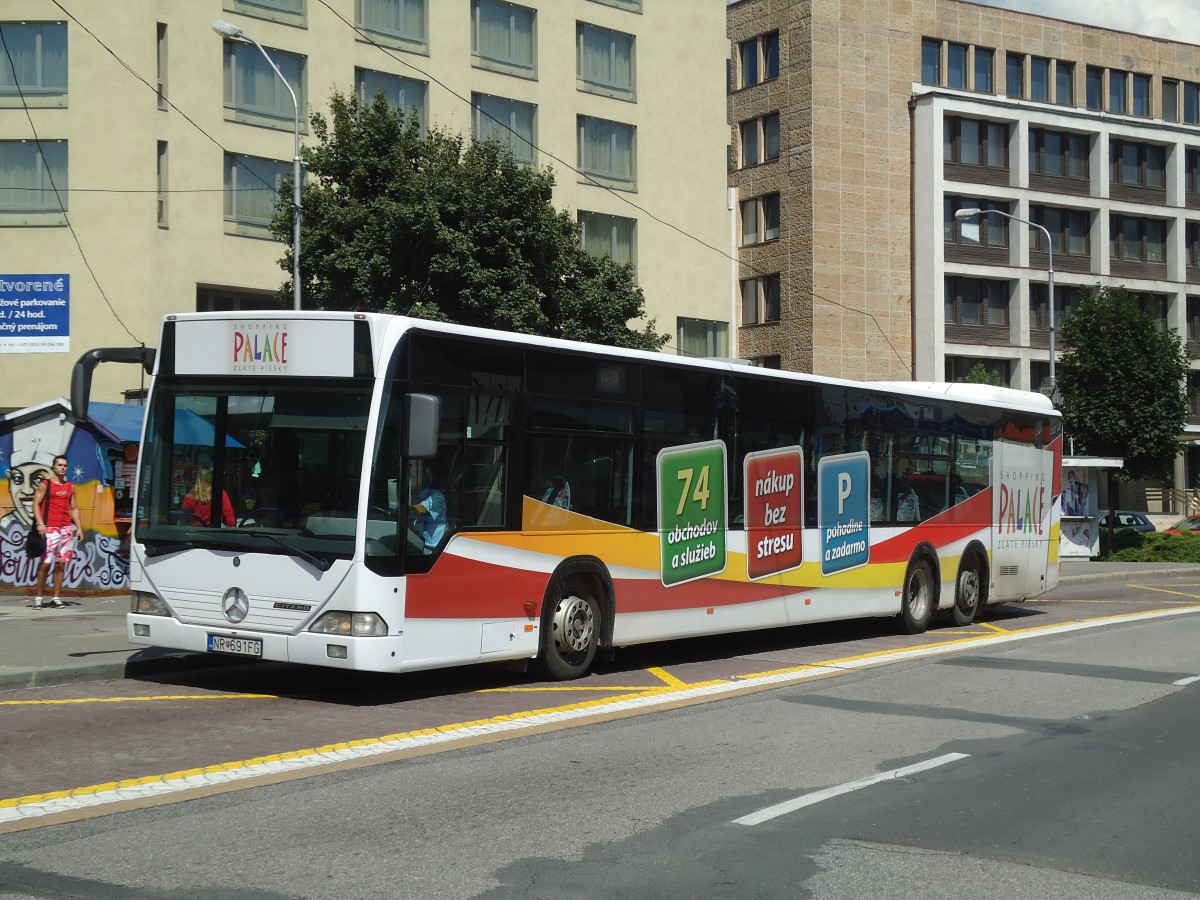 (128'505) - ??? - NR-691FG - Mercedes am 10. August 2010 in Bratislava, Zochova