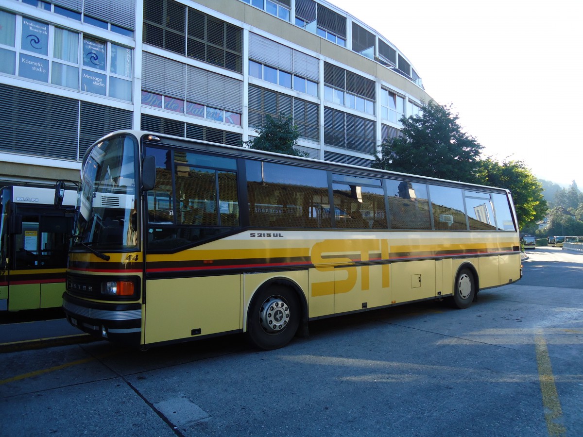 (129'182) - STI Thun - Nr. 44/BE 26'729 - Setra (ex AGS Sigriswil) am 1. September 2010 beim Bahnhof Thun