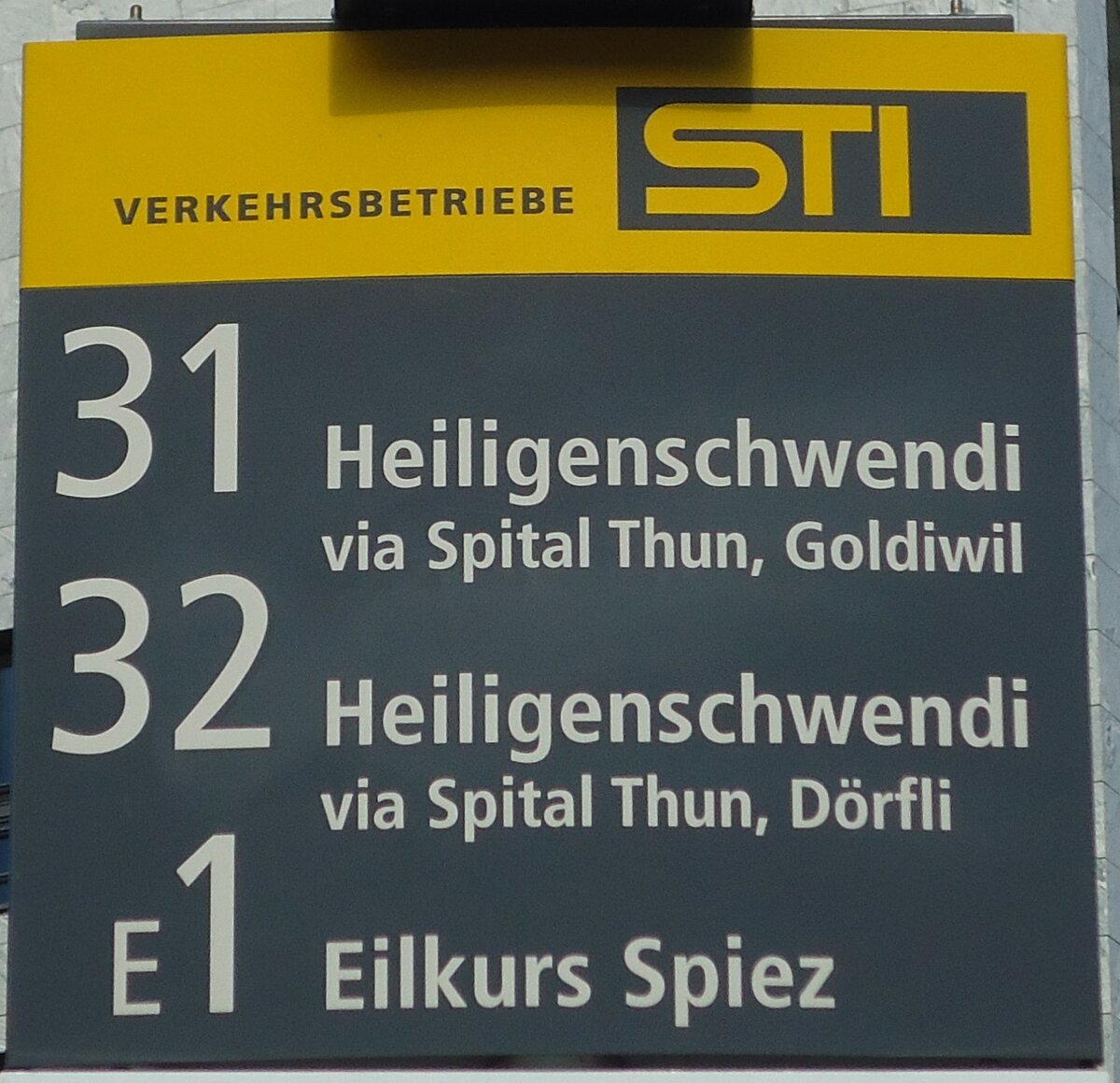 (129'301) - STI-Haltestellenschild - Thun, Bahnhof - am 4. September 2010