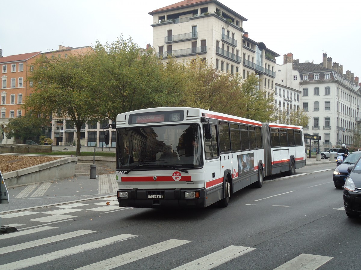 (130'478) - TCL Lyon - Nr. 2308/7105 RW 69 - Renault am 14. Oktober 2010 in Lyon, Hotel de Ville - Louis Pradel