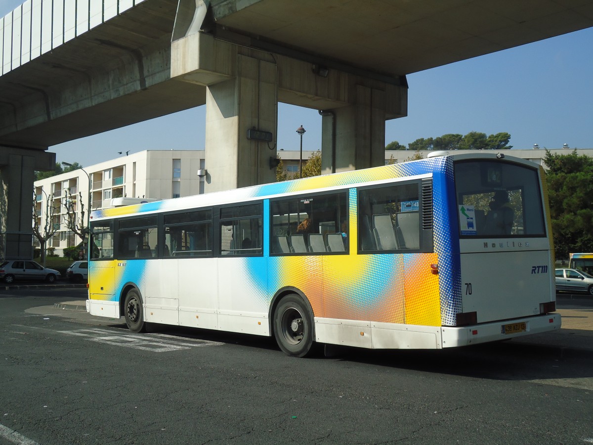 (130'550) - RTM Marseille - Nr. 32/438 AZJ 13 - Heuliez am 15. Oktober 2010 in Marseille, La Rose