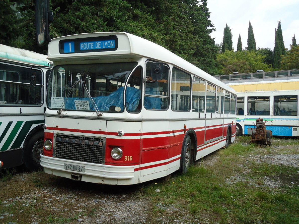 (130'720) - Muse Bus, Breil-sur-Roya - Nr. 316/572 NU 87 - Saviem am 16. Oktober 2010 in Breil-sur-Roya, Museum