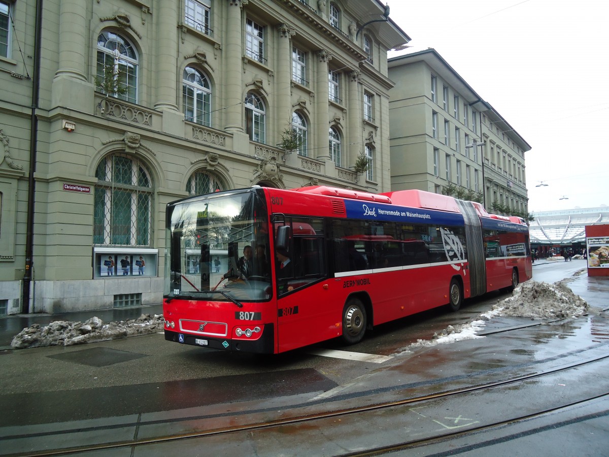 (131'383) - Bernmobil, Bern - Nr. 807/BE 612'807 - Volvo am 7. Dezember 2010 beim Bahnhof Bern