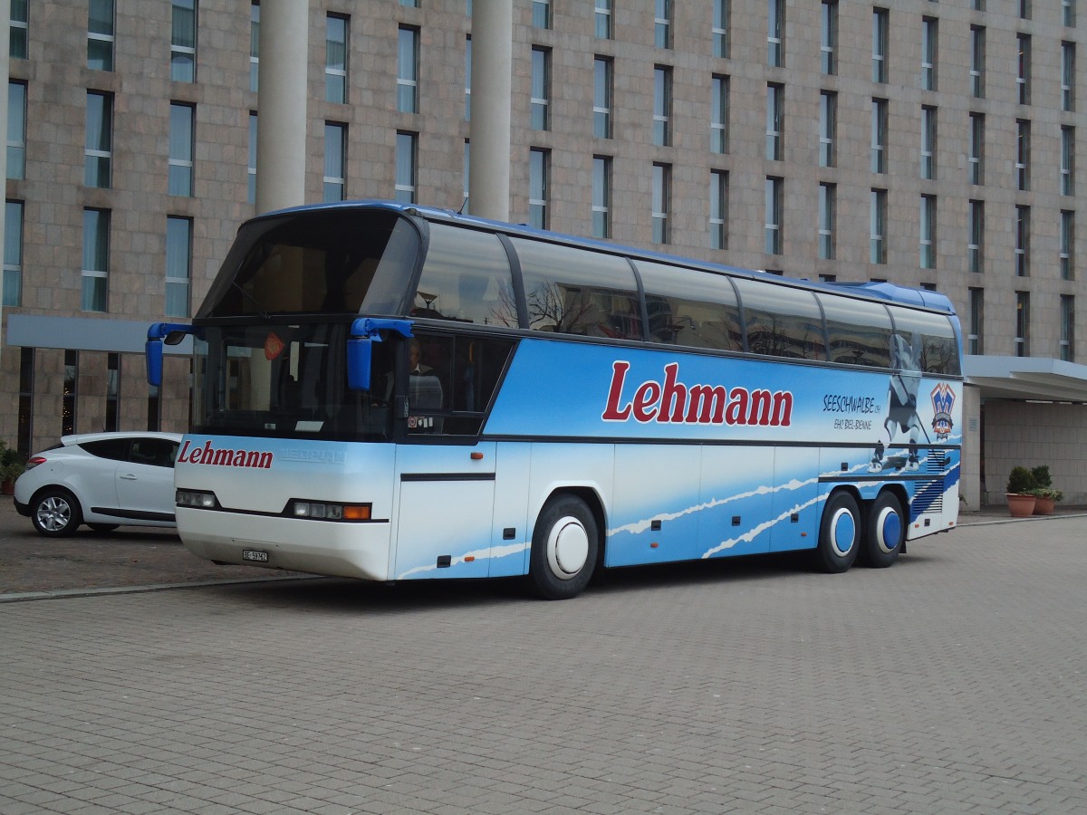 (131'584) - Aus der Schweiz: Lehmann, Studen - BE 59'762 - Neoplan am 11. Dezember 2010 in Freiburg, Novotel