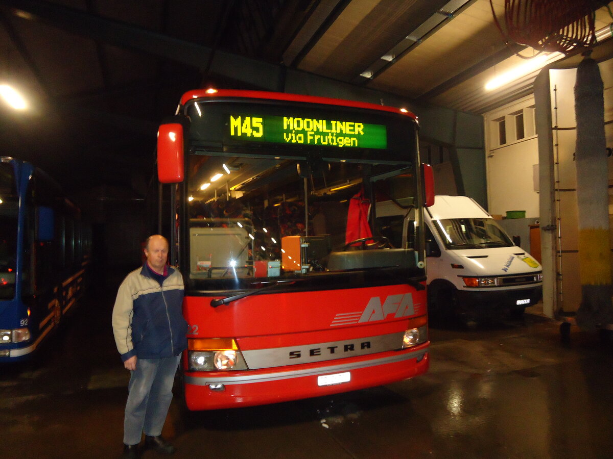 (131'640) - AFA Adelboden - Nr. 22/BE 26'708 - Setra (ex Nr. 8) am 18. Dezember 2010 im Autobahnhof Adelboden (1. Moonliner von Adelboden nach Spiez)