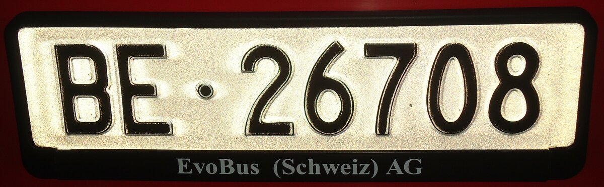 (131'655) - Nummernschild - BE 26'708 - am 18. Dezember 2010 beim Bahnhof Spiez