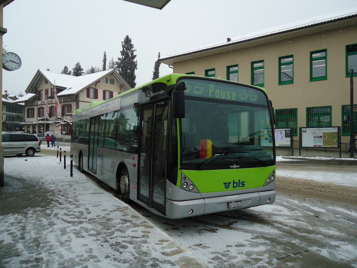 (131'734) - Busland, Burgdorf - Nr. 7/BE 539'547 - Van Hool am 28. Dezember 2010 beim Bahnhof Langnau