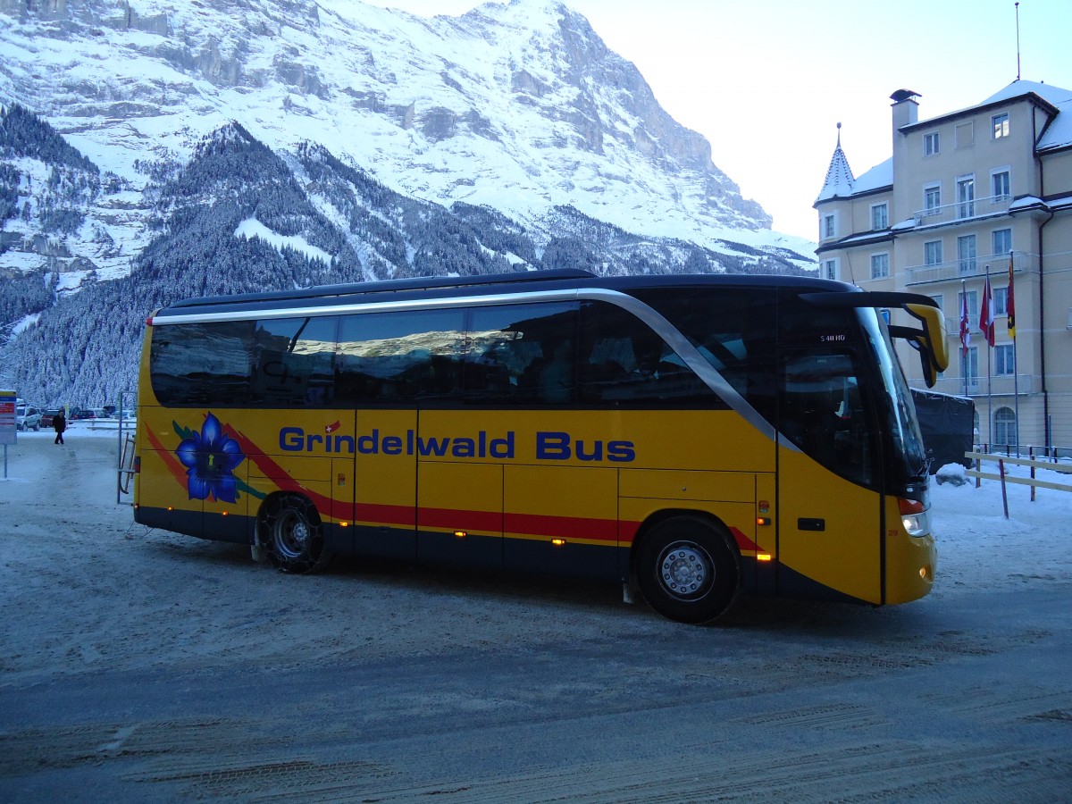 (131'912) - AVG Grindelwald - Nr. 29/BE 47'910 - Setra am 31. Dezember 2010 beim Bahnhof Grindelwald