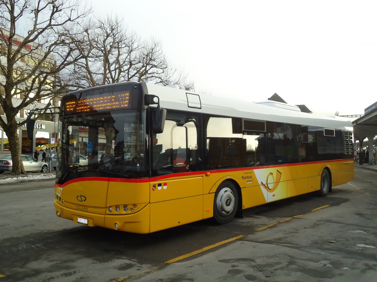 (131'920) - PostAuto Bern - BE 610'538 - Solaris am 31. Dezember 2010 beim Bahnhof Interlaken West