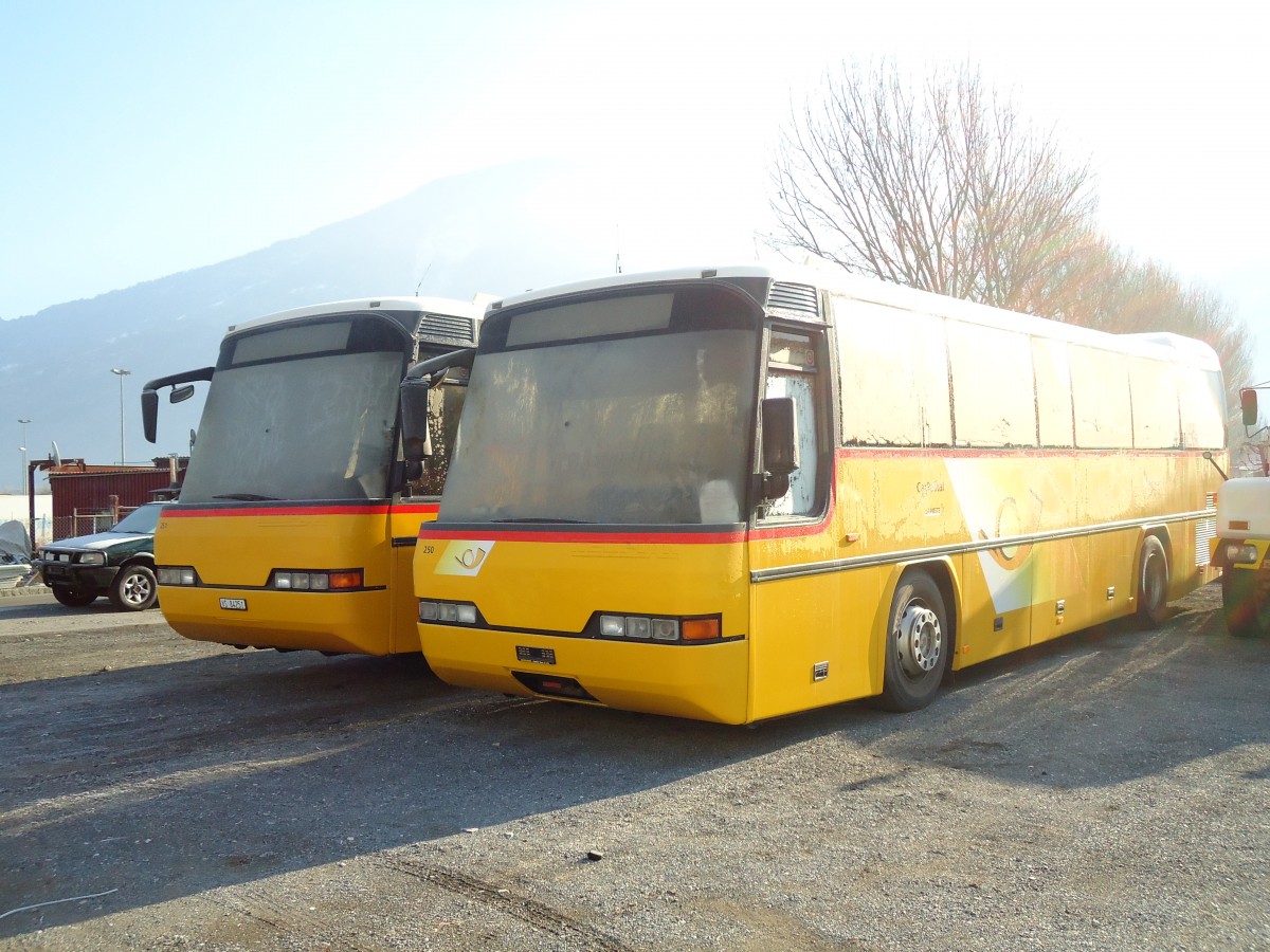 (131'935) - Buchard, Leytron - Nr. 250 - Neoplan (ex Rey, Ayent) am 2. Januar 2011 in Leytron, Garage