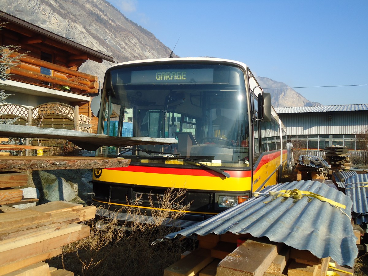 (131'939) - PostAuto Wallis - Setra (ex P 27'001; ex Buchard, Leytron; ex P 27'804) am 2. Januar 2011 in Leytron, Garage Buchard