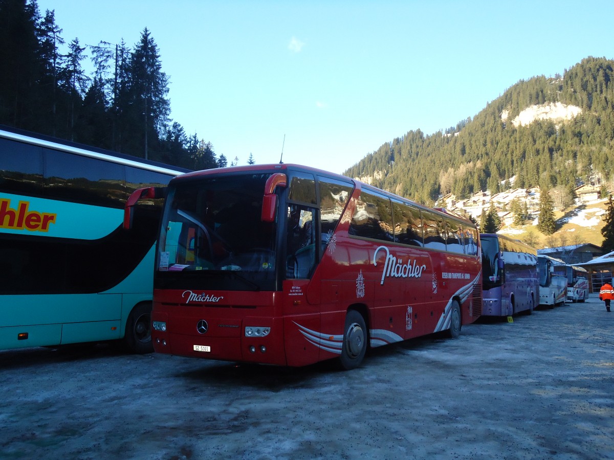 (132'022) - Mchler, Siebnen - SZ 5101 - Mercedes am 8. Januar 2011 in Adelboden, ASB