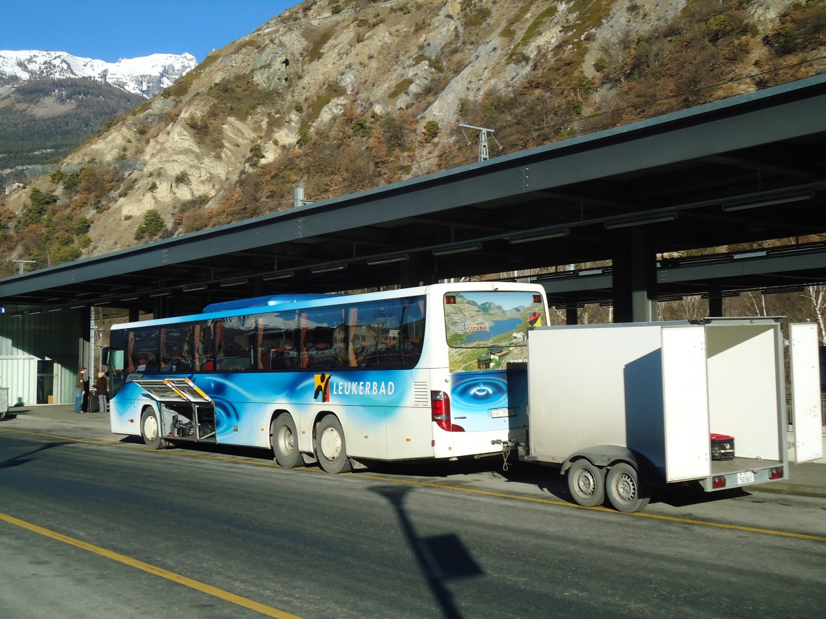 (132'340) - LLB Susten - Nr. 1/VS 38'001 - Setra am 16. Januar 2011 beim Bahnhof Leuk