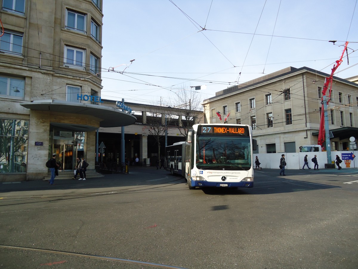 (132'940) - TPG Genve - Nr. 163/GE 960'547 - Mercedes am 10. Mrz 2011 beim Bahnhof Genve