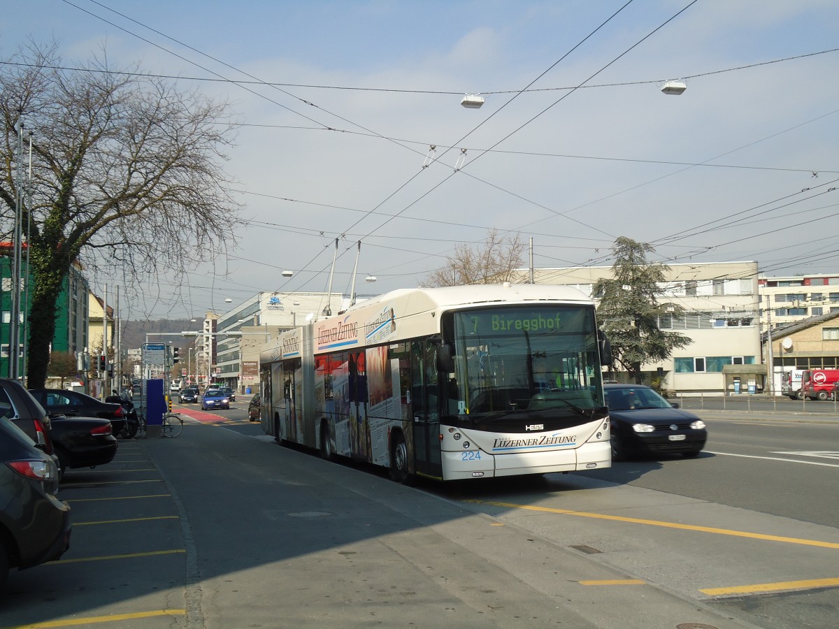 (132'992) - VBL Luzern - Nr. 224 - Hess/Hess Gelenktrolleybus am 11. Mrz 2011 in Luzern, Weinbergli