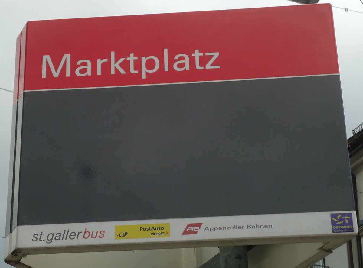 (133'223) - st.gallerbus/PostAuto-Haltestellenschild - St. Gallen, Marktplatz - am 13. April 2011