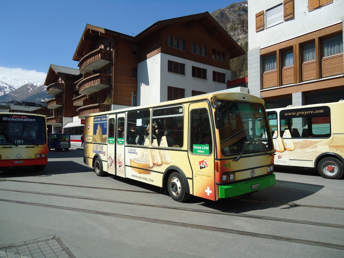 (133'361) - OBZ Zermatt - Nr. 3/VS 143'406 - Vetter am 22. April 2011 beim Bahnhof Zermatt