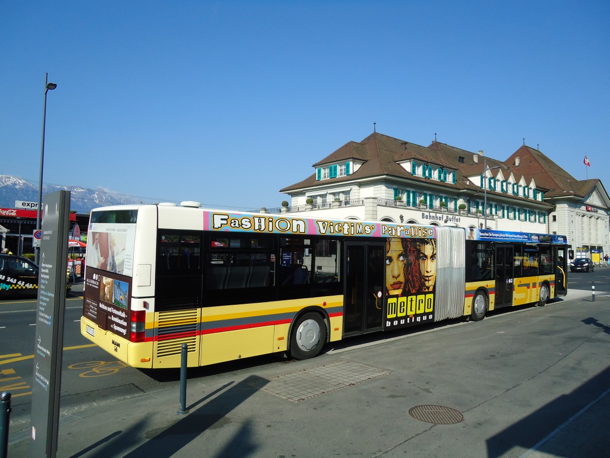 (133'412) - STI Thun - Nr. 105/BE 577'105 - MAN am 25. April 2011 beim Bahnhof Thun