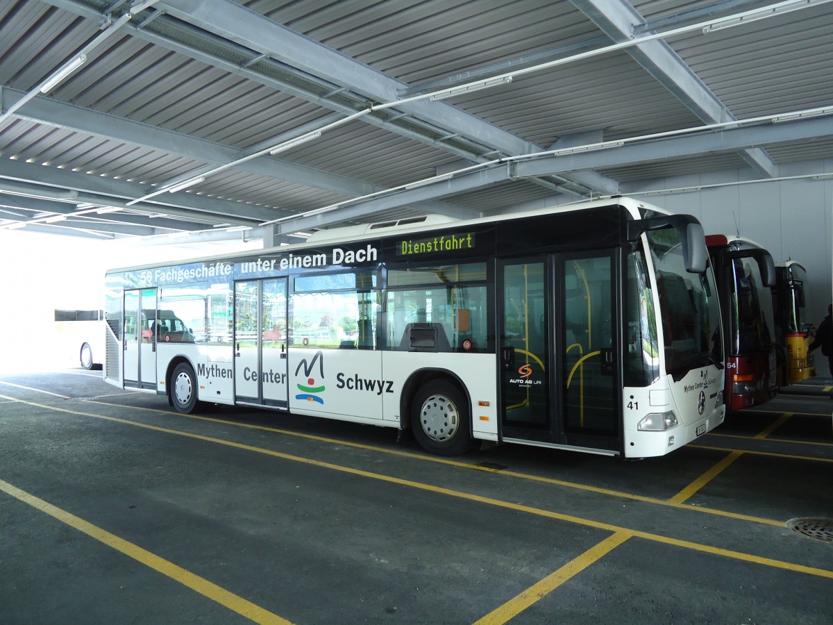 (133'630) - AAGU Altdorf - Nr. 41/UR 9141 - Mercedes am 14. Mai 2011 in Schattdorf, Garage