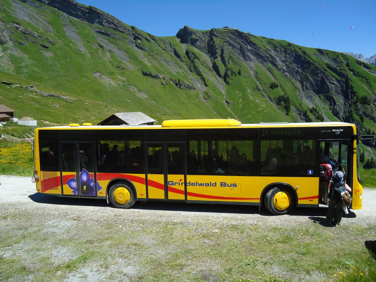 (134'708) - AVG Grindelwald - Nr. 24/BE 364'408 - MAN/Gppel am 3. Juli 2011 in Grindelwald, Bachlger