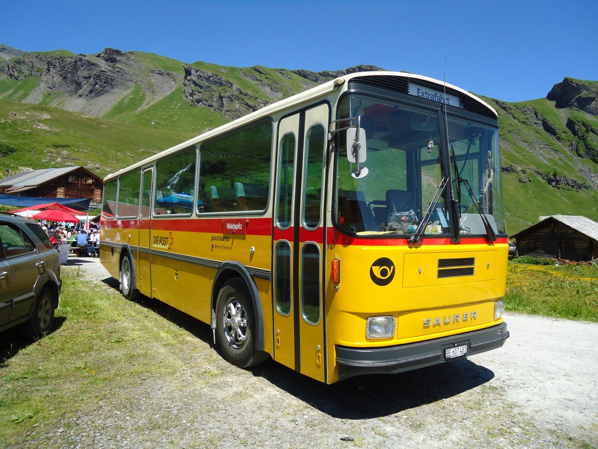 (134'714) - AVG Meiringen - Nr. 74/BE 607'481 - Saurer/R&J (ex P 24'357) am 3. Juli 2011 in Grindelwald, Bachlger